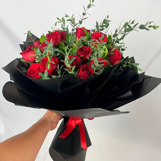 RAMO AMOR ETERNO DE 24 ROSAS ROJAS