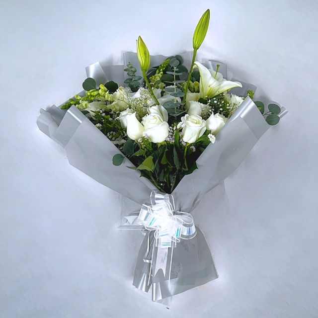 RAMO AMOR PURO 12 ROSAS 1 CASABLANCA