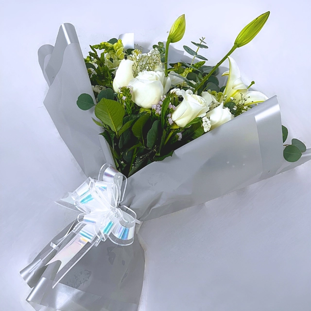 RAMO AMOR PURO 12 ROSAS 1 CASABLANCA