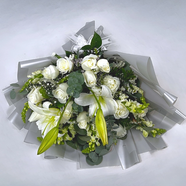 RAMO AMOR PURO 12 ROSAS 1 CASABLANCA