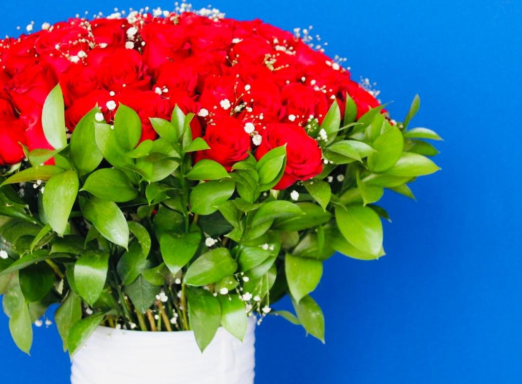 100 Rosas En Cilindro De Ceramica