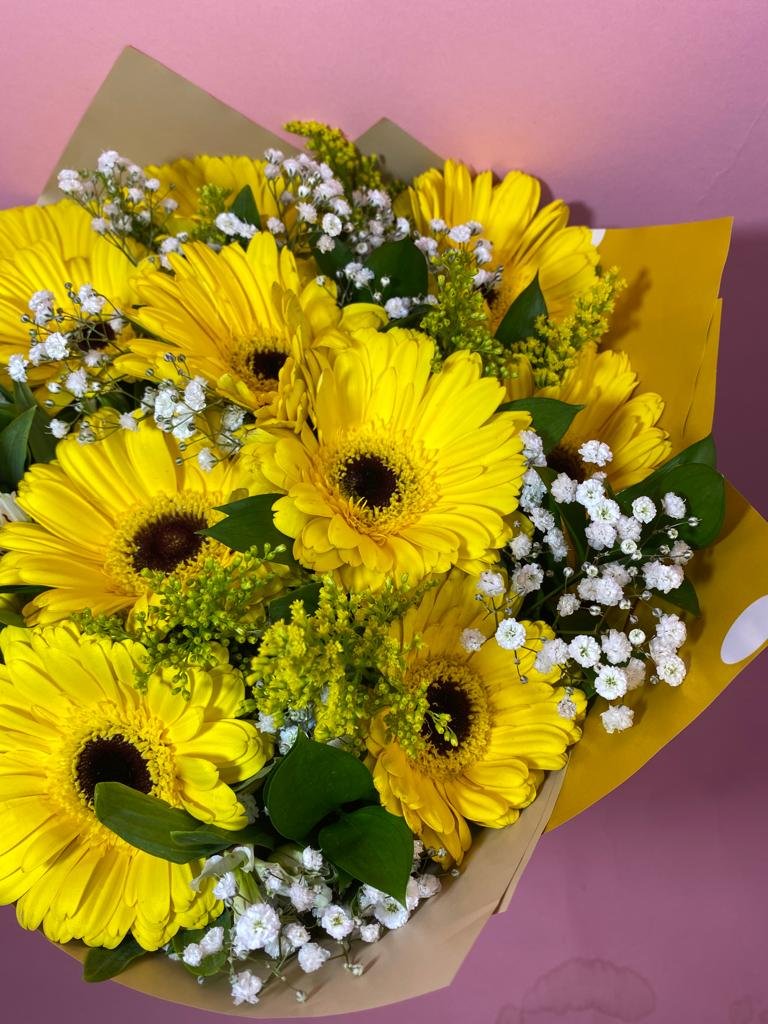 Bouquet De 12 Gerberas Con Follajes