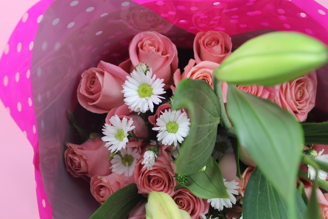 Bouquet 24 Rosas Rosa y Lilis