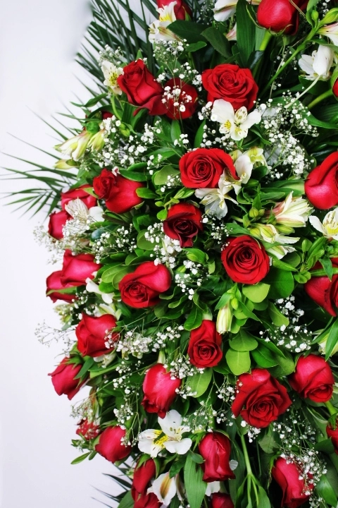 Corona Funeraria con Rosa Roja.