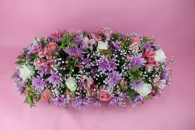 Jardinera con Rosa Hermosa y Moreliana