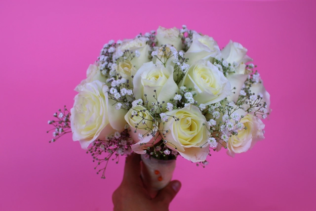 Ramo de Novia con 24 Rosas Blancas