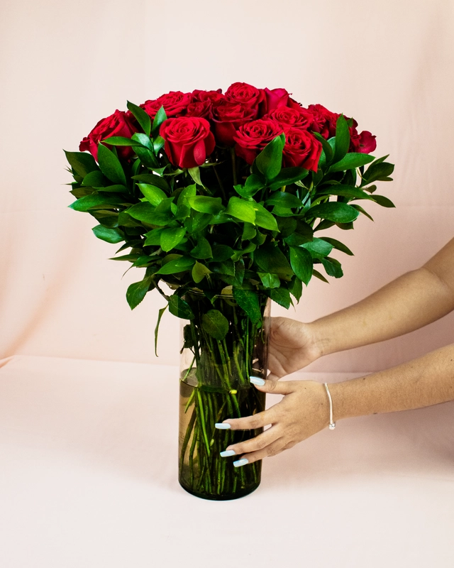 Jarrón con 50 Rosas Rojas