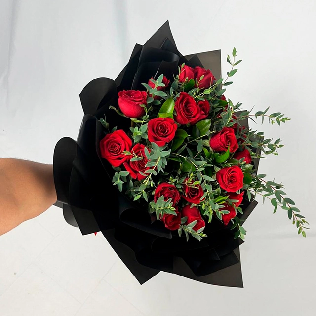 RAMO AMOR ETERNO DE 24 ROSAS ROJAS