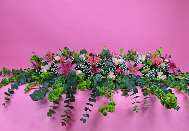 Jardinera 1 M con Rosa Hermosa, Rosa Blanca y Dollar