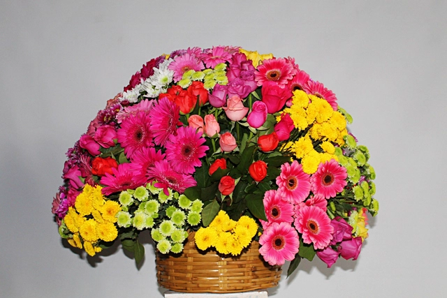 Canasta Flores Varias